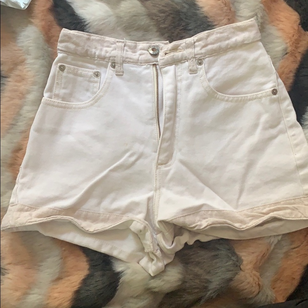 GUESS**Vintage white denim shorts